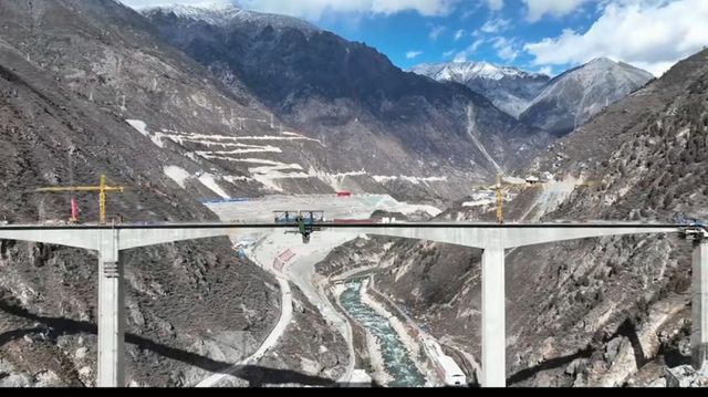 Cây cầu ở Trung Quốc khánh thành chưa đầy một năm đã bị sụp đổ: Công nghệ tiên tiến chưa phải là tất cả?- Ảnh 1. Cây cầu ở Trung Quốc khánh thành chưa đầy một năm đã bị sụp đổ: Công nghệ tiên tiến chưa phải là tất cả?- Ảnh 1.