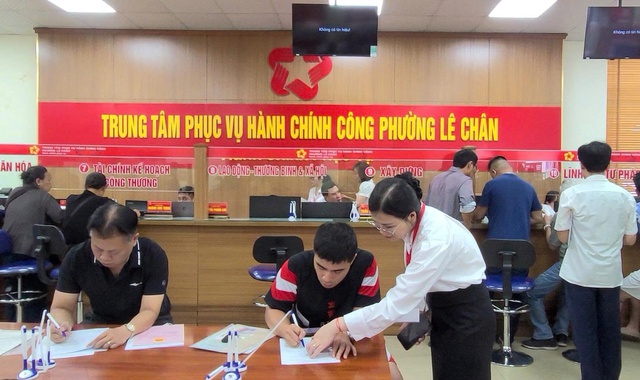 Hải Phòng: Bảo đảm phục vụ người dân thực hiện thủ tục hành chính thông suốt, kịp thời- Ảnh 2. Hải Phòng: Bảo đảm phục vụ người dân thực hiện thủ tục hành chính thông suốt, kịp thời- Ảnh 2.