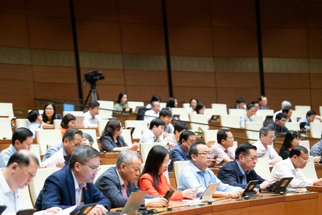 Quốc hội cho phép sử dụng hơn 23.800 tỷ đồng để trả lương cơ sở năm 2026 - Ảnh 1.