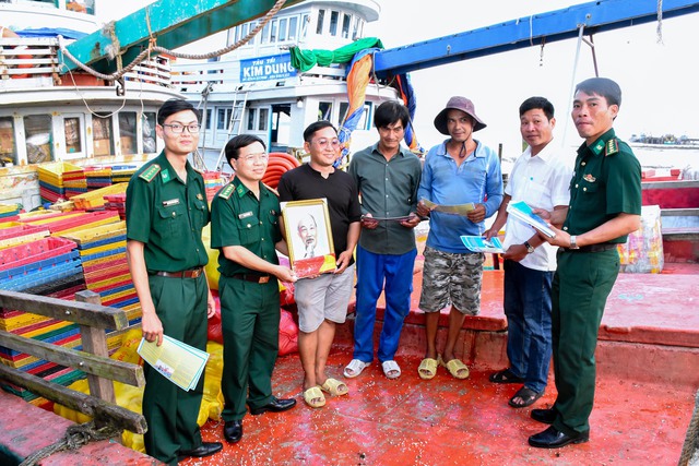 TP Cần Thơ đẩy mạnh tuyên truyền phòng, chống khai thác IUU- Ảnh 2. TP Cần Thơ đẩy mạnh tuyên truyền phòng, chống khai thác IUU- Ảnh 2.