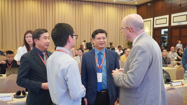 TP Huế: Hợp tác thương mại và xúc tiến đầu tư với đối tác Thụy Sĩ- Ảnh 2. TP Huế: Hợp tác thương mại và xúc tiến đầu tư với đối tác Thụy Sĩ- Ảnh 2.