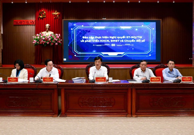 Hà Nội: Ưu tiên tháo gỡ điểm nghẽn, tăng tốc triển khai Nghị quyết 57-NQ/TW- Ảnh 1. Hà Nội: Ưu tiên tháo gỡ điểm nghẽn, tăng tốc triển khai Nghị quyết 57-NQ/TW- Ảnh 1.