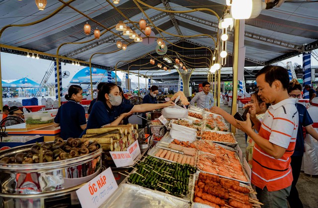 Đa dạng các sản phẩm tại Ngày hội Cua Cà Mau - lần thứ II năm 2025- Ảnh 5. Đa dạng các sản phẩm tại Ngày hội Cua Cà Mau - lần thứ II năm 2025- Ảnh 5.