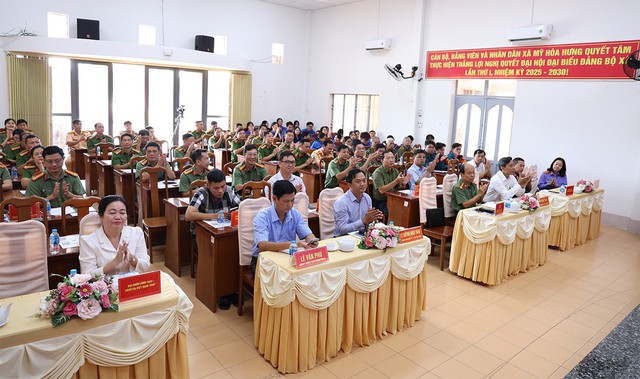 Công an tỉnh An Giang triển khai mô hình mã QR - tiếp nhận phản ánh, kiến nghị về ANTT- Ảnh 2. Công an tỉnh An Giang triển khai mô hình mã QR - tiếp nhận phản ánh, kiến nghị về ANTT- Ảnh 2.