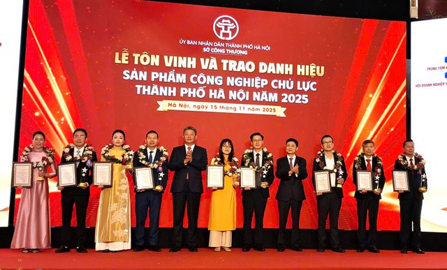 Hà Nội tôn vinh 35 sản phẩm công nghiệp chủ lực năm 2025- Ảnh 2. Hà Nội tôn vinh 35 sản phẩm công nghiệp chủ lực năm 2025- Ảnh 2.