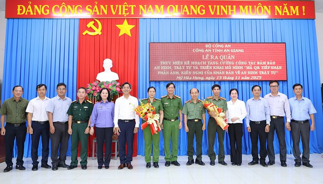 Công an tỉnh An Giang triển khai mô hình mã QR - tiếp nhận phản ánh, kiến nghị về ANTT- Ảnh 4. Công an tỉnh An Giang triển khai mô hình mã QR - tiếp nhận phản ánh, kiến nghị về ANTT- Ảnh 4.