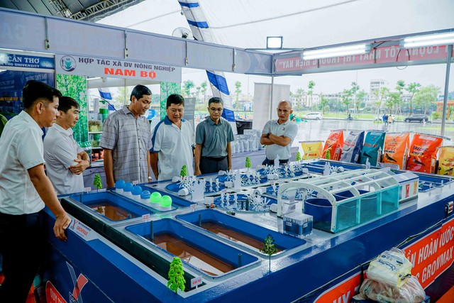 Đa dạng các sản phẩm tại Ngày hội Cua Cà Mau - lần thứ II năm 2025- Ảnh 1. Đa dạng các sản phẩm tại Ngày hội Cua Cà Mau - lần thứ II năm 2025- Ảnh 1.