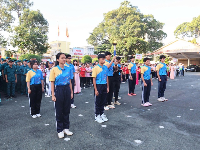 TP.HCM: Hơn 2.000 vận động viên không chuyên dự đại hội TDTT liên 5 phường năm 2025- Ảnh 5. TP.HCM: Hơn 2.000 vận động viên không chuyên dự đại hội TDTT liên 5 phường năm 2025- Ảnh 5.