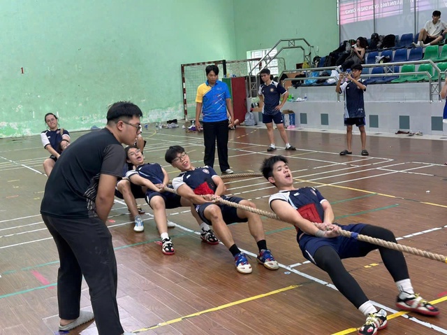 TP.HCM: Hơn 2.000 vận động viên không chuyên dự đại hội TDTT liên 5 phường năm 2025- Ảnh 6. TP.HCM: Hơn 2.000 vận động viên không chuyên dự đại hội TDTT liên 5 phường năm 2025- Ảnh 6.