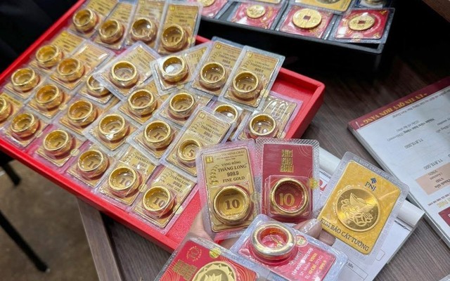 Giá vàng hôm nay 17/11: Vàng thế giới giữ mức hỗ trợ 4.000 USD/ounce- Ảnh 1. Giá vàng hôm nay 17/11: Vàng thế giới giữ mức hỗ trợ 4.000 USD/ounce- Ảnh 1.