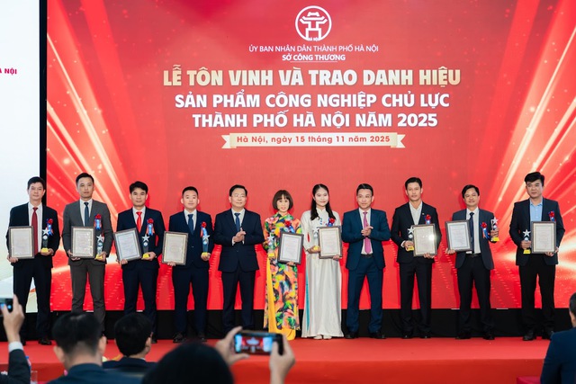 Hà Nội tôn vinh 35 sản phẩm công nghiệp chủ lực năm 2025- Ảnh 1. Hà Nội tôn vinh 35 sản phẩm công nghiệp chủ lực năm 2025- Ảnh 1.