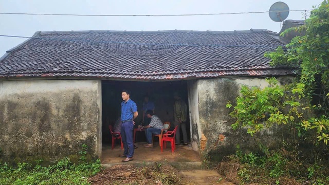 Nghệ An: Nhà báo Thái Quảng bàn giao nhà Đại đoàn kết- Ảnh 1. Nghệ An: Nhà báo Thái Quảng bàn giao nhà Đại đoàn kết- Ảnh 1.