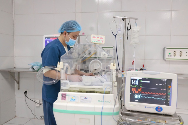 Hành trình hồi sinh những em bé sinh non tại Bệnh viện Nhi Thái Bình- Ảnh 2. Hành trình hồi sinh những em bé sinh non tại Bệnh viện Nhi Thái Bình- Ảnh 2.