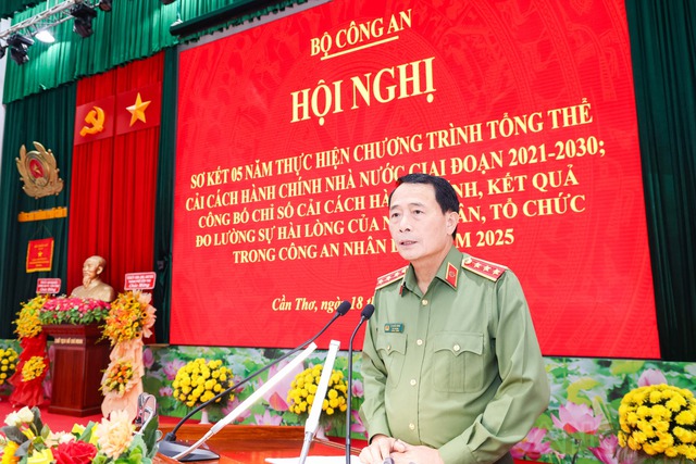 Bộ Công an đẩy mạnh chuyển đổi số trong CCHC: Hài lòng của người dân đạt gần 97%- Ảnh 1. Bộ Công an đẩy mạnh chuyển đổi số trong CCHC: Hài lòng của người dân đạt gần 97%- Ảnh 1.