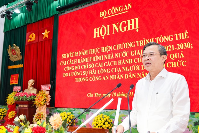 Bộ Công an đẩy mạnh chuyển đổi số trong CCHC: Hài lòng của người dân đạt gần 97%- Ảnh 6. Bộ Công an đẩy mạnh chuyển đổi số trong CCHC: Hài lòng của người dân đạt gần 97%- Ảnh 6.