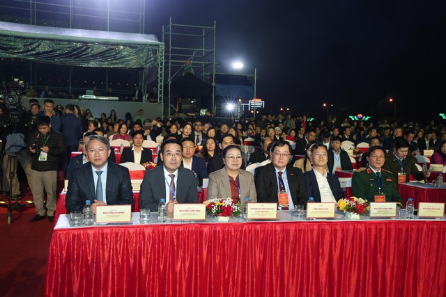 Festival Sông Hồng - Lào Cai 2025: Nơi con sông Hồng chảy vào đất Việt- Ảnh 3. Festival Sông Hồng - Lào Cai 2025: Nơi con sông Hồng chảy vào đất Việt- Ảnh 3.