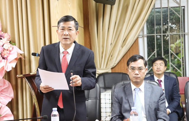 Bí thư Tỉnh ủy Nghệ An chúc mừng Sở GD&ĐT nhân dịp kỷ niệm 43 năm Ngày Nhà giáo Việt Nam- Ảnh 2.