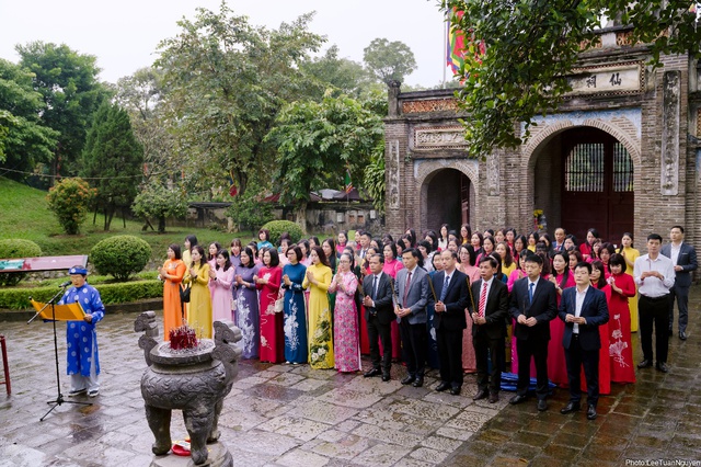 Đông Anh: Tuyên dương điển hình tiên tiến năm học 2024-2025- Ảnh 1.