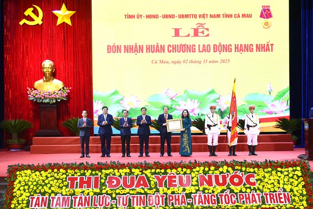 Cà Mau phấn đấu đến năm 2030 trở thành tỉnh phát triển toàn diện, vững bước cùng cả nước bước vào kỷ nguyên phát triển mới- Ảnh 5. Cà Mau phấn đấu đến năm 2030 trở thành tỉnh phát triển toàn diện, vững bước cùng cả nước bước vào kỷ nguyên phát triển mới- Ảnh 5.