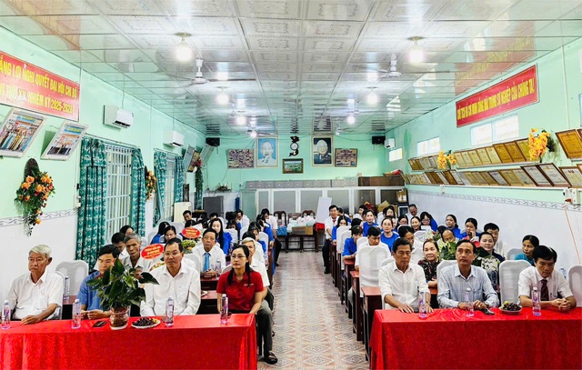 Trường Tiểu học Vĩnh Phong 2 họp mặt kỷ niệm 43 ngày Nhà giáo Việt Nam 20/11- Ảnh 3.