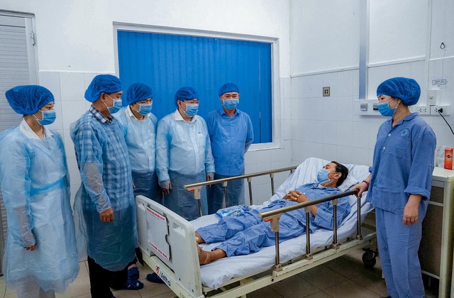 Đảng ủy UBND TP. Cần Thơ thăm bệnh nhân ghép tạng tại Bệnh viện Đa khoa Trung ương Cần Thơ- Ảnh 3.