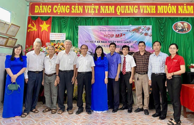Trường Tiểu học Vĩnh Phong 2 họp mặt kỷ niệm 43 năm ngày Nhà giáo Việt Nam 20/11- Ảnh 5.