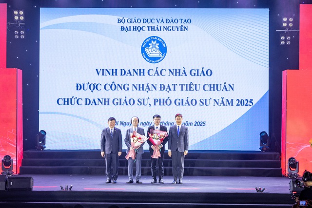 Ngày Nhà giáo Việt Nam 20/11: Đại học Thái Nguyên ra mắt ứng dụng "Sinh viên Số – S-TNU" 
- Ảnh 2.
