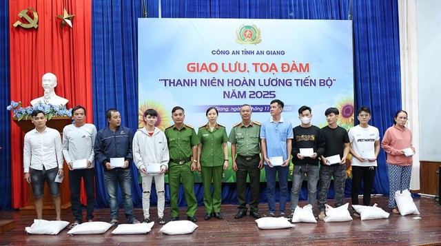 Giao lưu, tọa đàm và giới thiệu việc làm cho thanh niên hoàn lương tiến bộ- Ảnh 4.