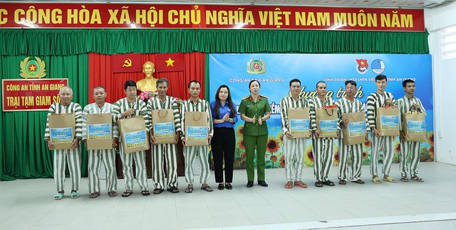 Nhân văn từ Chương trinh “Thắp sáng ước mơ hoàn lương”- Ảnh 4.