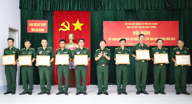 An Giang: Hoàn thành diễn tập chiến thuật cấp Đồn Biên phòng năm 2025- Ảnh 4.