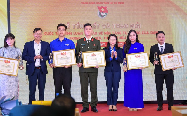 Trung ương Đoàn trao giải Cuộc thi Chính luận bảo vệ nền tảng tư tưởng của Đảng lần thứ nhất- Ảnh 3.