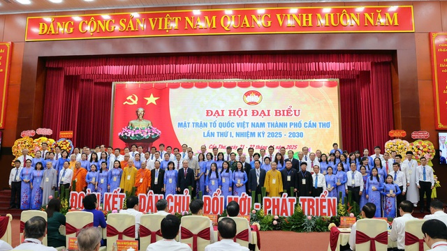 Khai mạc Đại hội đại biểu MTTQ Việt Nam TP Cần Thơ lần thứ I, nhiệm kỳ 2025-2030- Ảnh 11. Khai mạc Đại hội đại biểu MTTQ Việt Nam TP Cần Thơ lần thứ I, nhiệm kỳ 2025-2030- Ảnh 11.