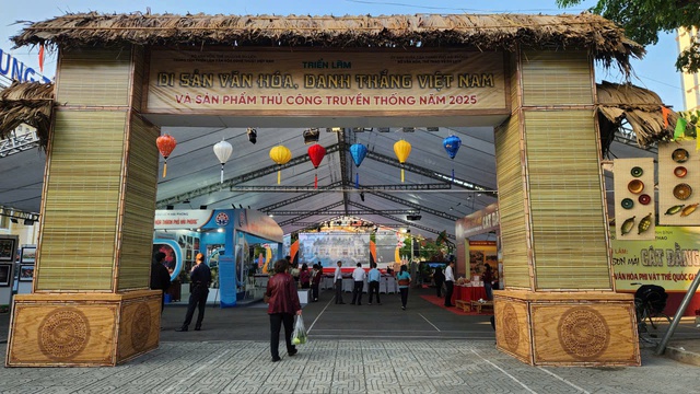 300 hình ảnh và tư liệu về di sản tham gia triển lãm “Di sản Văn hóa, danh thắng Việt Nam và sản phẩm thủ công truyền thống năm 2025”- Ảnh 1.