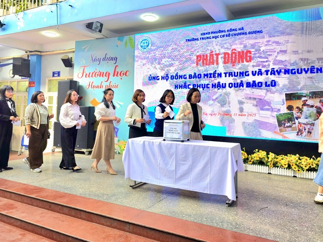 Học sinh Hà Nội quyên góp hỗ trợ đồng bào vùng lũ- Ảnh 3. Học sinh Hà Nội quyên góp hỗ trợ đồng bào vùng lũ- Ảnh 3.