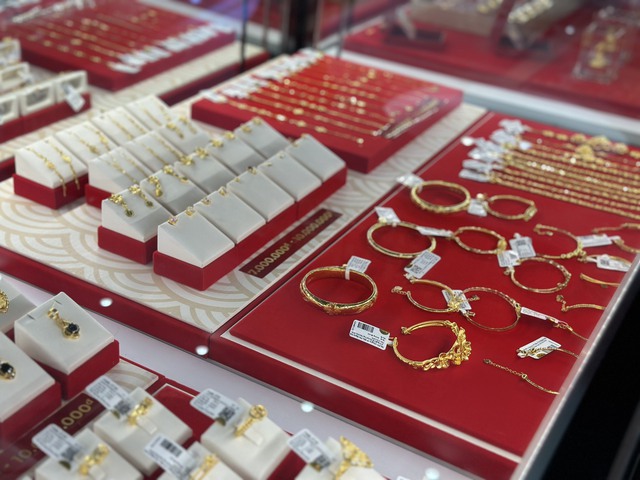 Giá vàng hôm nay 25/11: Giá vàng trong thế giằng co- Ảnh 1.