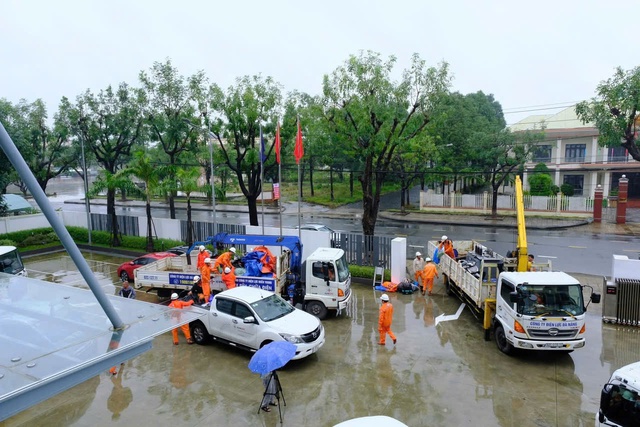 EVNCPC huy động thêm hơn 250 nhân lực, 40.000 công tơ hỗ trợ Đắk Lắk khôi phục hệ thống điện- Ảnh 2.