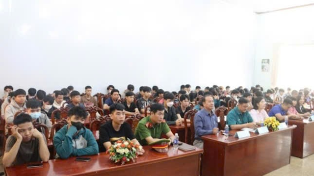 Xã Nhuận Đức: Tuyên truyền Luật Nghĩa vụ quân sự- Ảnh 1.