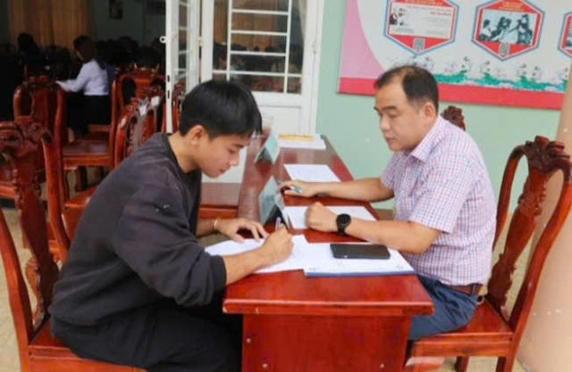 Xã Nhuận Đức: Tuyên truyền Luật Nghĩa vụ quân sự- Ảnh 2.