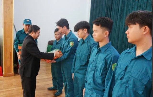 Xã Nhuận Đức: Tuyên truyền Luật Nghĩa vụ quân sự- Ảnh 4.