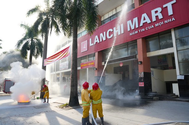 Phường Sơn Tây diễn tập phương án phòng cháy chữa cháy tại chợ Nghệ- Ảnh 3.