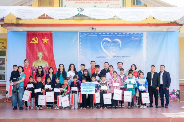 ROX Key tiếp sức đến trường tại Lào Cai, lan tỏa văn hóa sẻ chia- Ảnh 2. ROX Key tiếp sức đến trường tại Lào Cai, lan tỏa văn hóa sẻ chia- Ảnh 2.