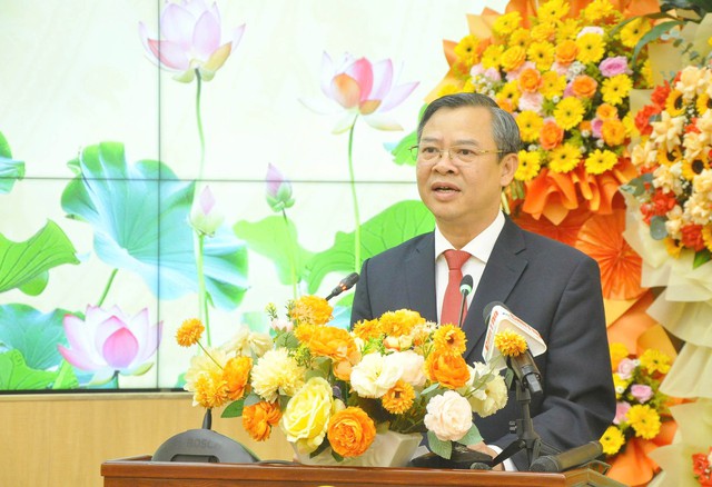 UBND TP. Cần Thơ ký kết hợp tác với 6 trường đại học- Ảnh 2. UBND TP. Cần Thơ ký kết hợp tác với 6 trường đại học- Ảnh 2.