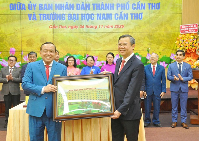 UBND TP. Cần Thơ ký kết hợp tác với 6 trường đại học- Ảnh 7. UBND TP. Cần Thơ ký kết hợp tác với 6 trường đại học- Ảnh 7.