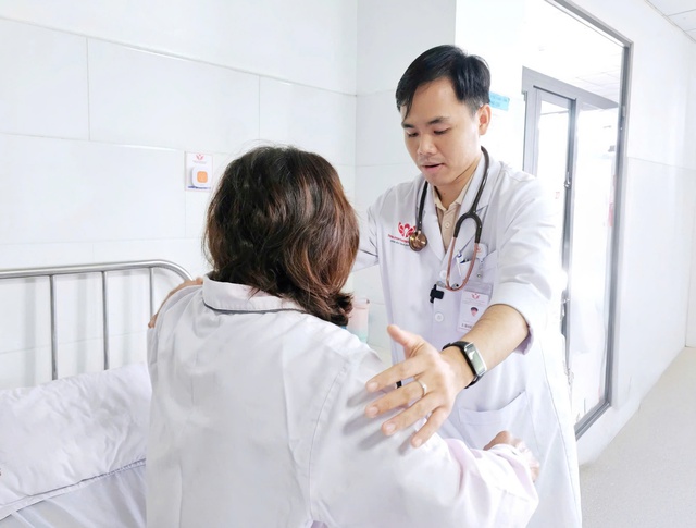 Cảnh báo việc uống thuốc “xách tay” khi bị đột quỵ- Ảnh 2.