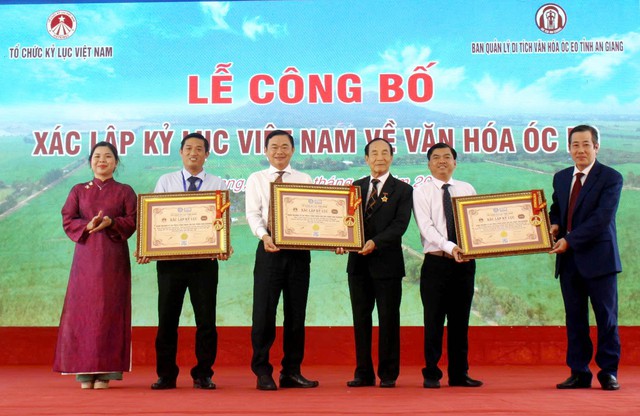 An Giang: Công bố 2 bảo vật Quốc gia thuộc Văn hoá Óc Eo- Ảnh 5.