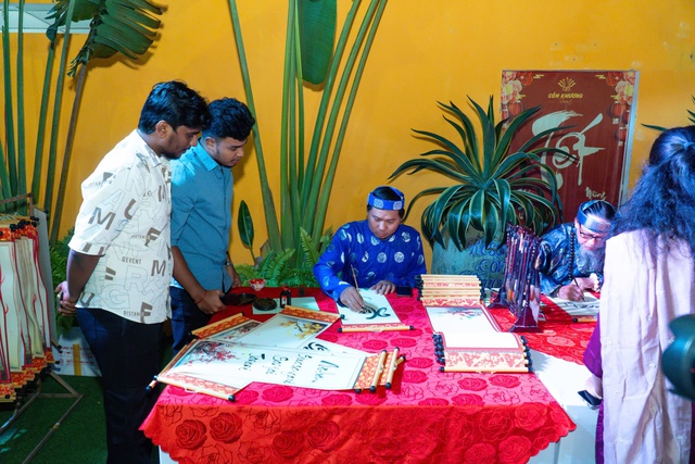 Cần Thơ tổ chức họp mặt mừng năm mới cho người nước ngoài- Ảnh 4.