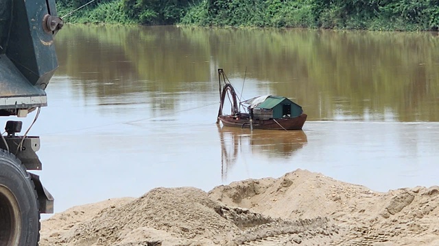 Nghệ An: Giải pháp nào cho “cơn khát” cát xây dựng?- Ảnh 1. Nghệ An: Giải pháp nào cho “cơn khát” cát xây dựng?- Ảnh 1.