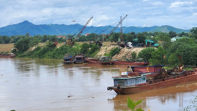 Nghệ An: Giải pháp nào cho “cơn khát” cát xây dựng?- Ảnh 4. Nghệ An: Giải pháp nào cho “cơn khát” cát xây dựng?- Ảnh 4.