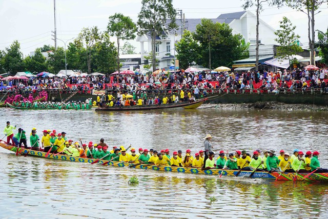 Không khí nhộn nhịp sẵn sàng cho giải đua ghe Ngo TP Cần Thơ năm 2025- Ảnh 7.