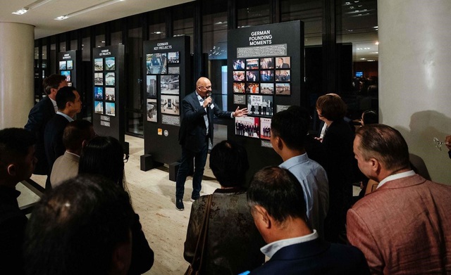 GBA Triển lãm ảnh “Legacy in Frames” và Tọa đàm “From Đổi Mới to a Global Gateway”- Ảnh 3. GBA Triển lãm ảnh “Legacy in Frames” và Tọa đàm “From Đổi Mới to a Global Gateway”- Ảnh 3.